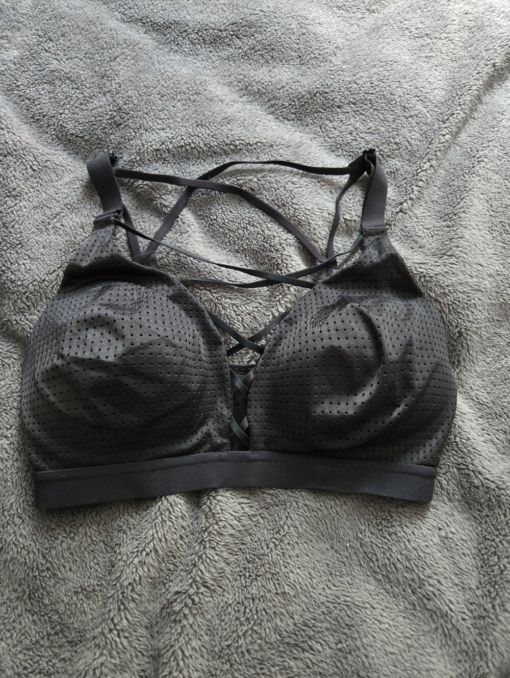 ✨️3/$15✨️ VS Strappy Sports Bra